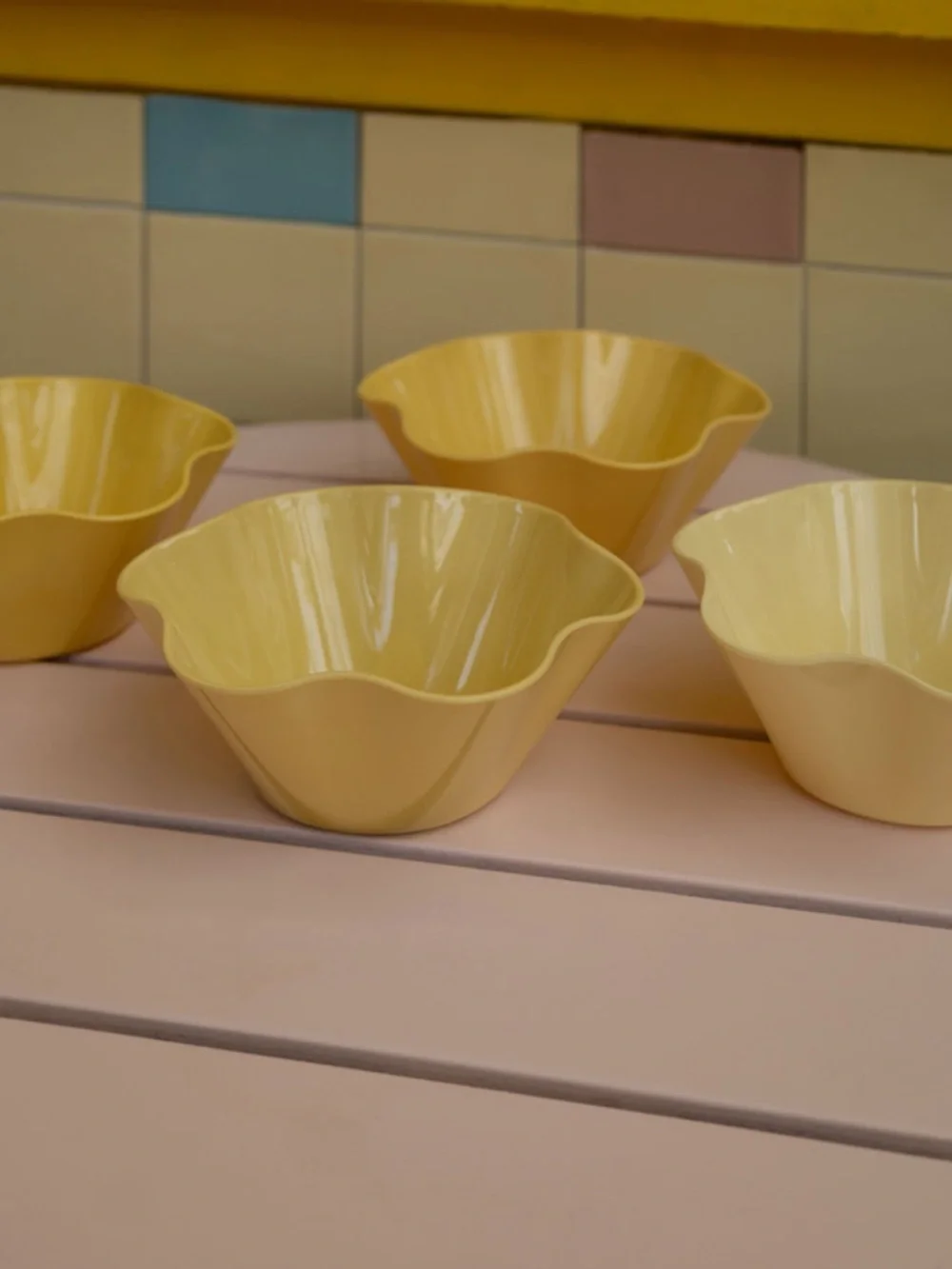Set of 4 Yellow Ombré Floral-Shaped Dinnerware Bowls | Greg Natale | NIB